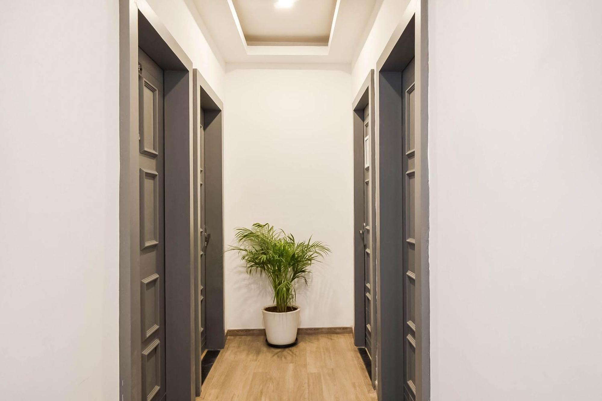 Super Townhouse Lords Inn Regency Mānglia Exterior photo